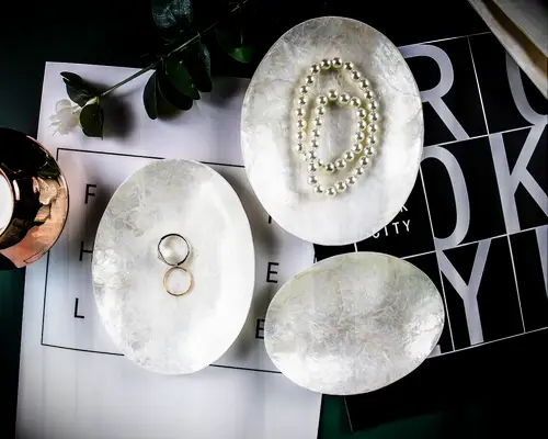 Mother-of-pearl round ring dishes 30-year anniversary gift