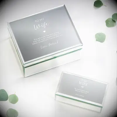 Engraved mirror jewelry box