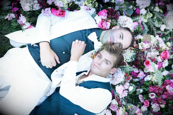 Eksklusivt: Disney Channel Garrett Claytone bryllup med Blake Knight var fuld af overraskelser