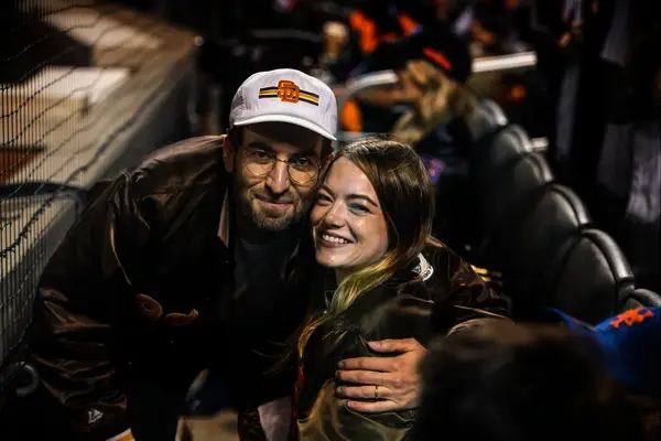 Qui est le mari d'Emma Stone? Tout sur son mariage avec Dave McCary