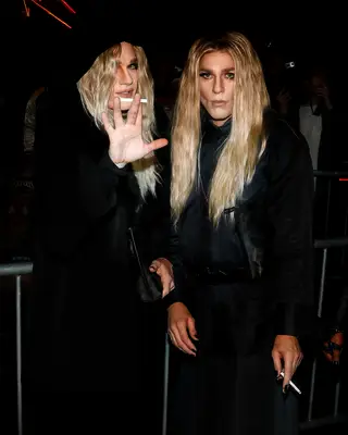 Neil Patrick Harris and David Burtka as Mary Kate and Ashley Olsen