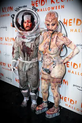 Heidi Klum and Tom Kaulitz as Alien and Astronaut