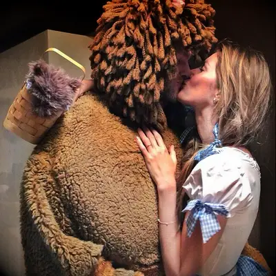Gisele Bündchen and Tom Brady as Dorothy and The Cowardly Lion