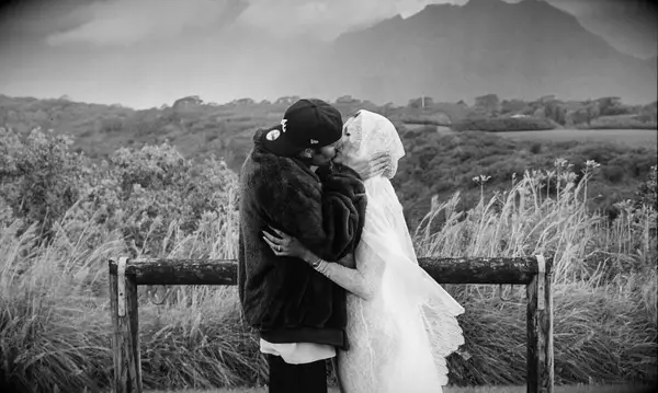 Hailey and Justin Bieber pregnancy announcement 