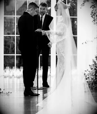 Justin and Hailey celebrate their wedding for a second time. 