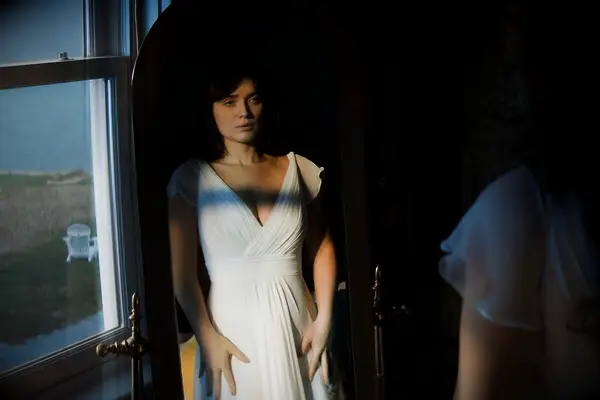 Eve Hewson as Amelia Sacks in The Perfect Couple on Netflix