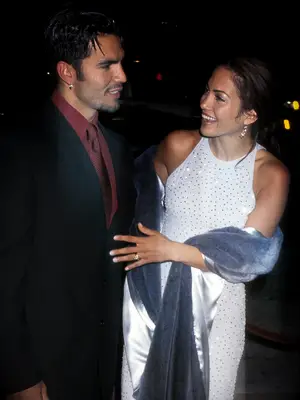 Jennifer Lopez engagement ring from Ojani Noa