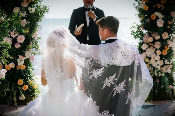 caila quinn and nick veil and cord ceremony traditions