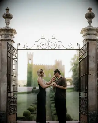 Green Bay Packers quarterback kissing fiancee Ronika Stone