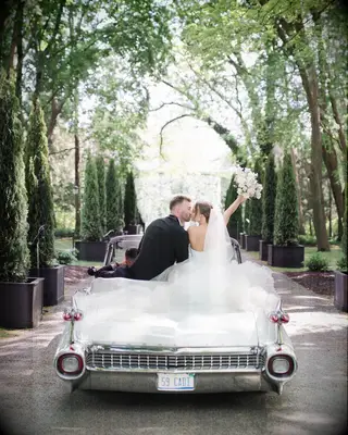 Hailie jade and husband on wedding day