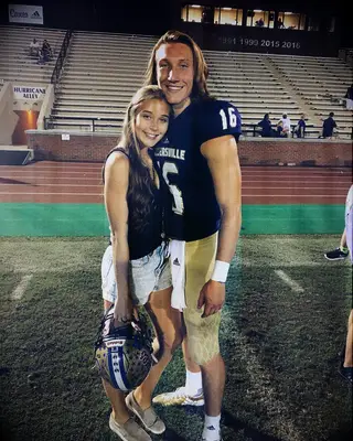 Hvem er Trevor Lawrences Woman? Alt om Marissa Mow