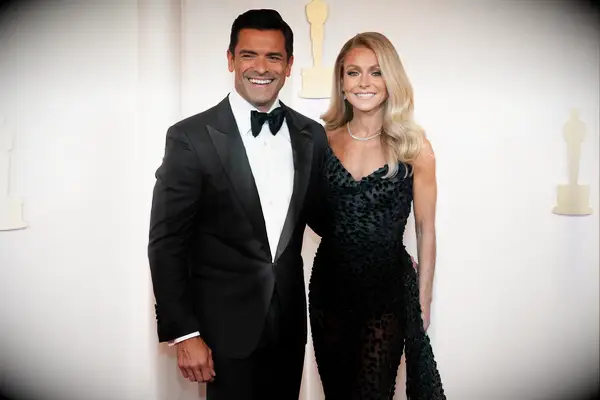 Kelly Ripa and Mark Consuelos