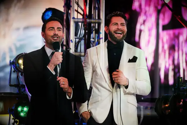 Jonathan Bennett and husband Jaymes Vaughan on New Years Eve in Times Square
