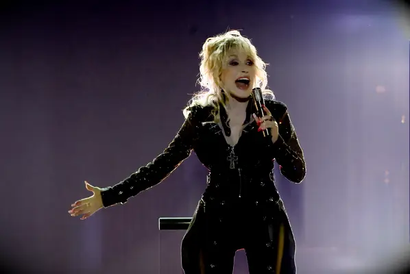 Regardez en arrière sur Dolly Parton