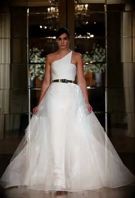 Beyonces mor, Tina Knowles, gift! (Se på din fremragende brudekjole Romona Kevza)