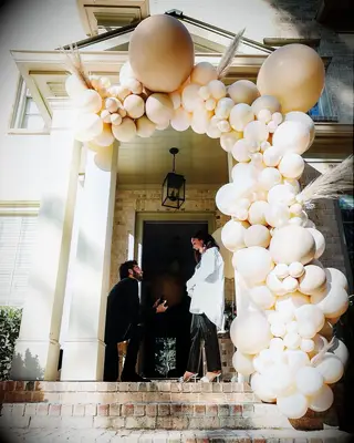 Dansby Swanson and Mallory Pugh