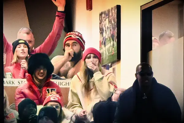 Taylor Swift and Jason Kelce at a Kansas City Chiefs game