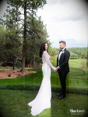 Jessica Szohr and husband Brad Richardson on golf course wedding venue in Arizona, 2025 celebrity wedding trends