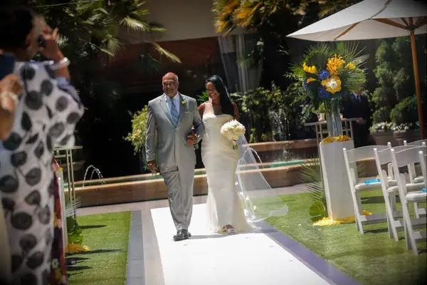 © 2016 Dennis Kwan Photography - http://www.denniskwanweddings.com