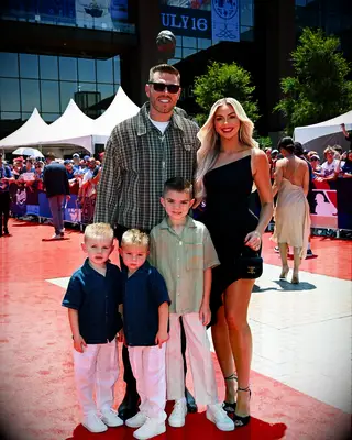 Freddie Freeman with wife Chelsea and their three sons