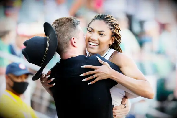 Tara Davis and Hunter Woodhall 