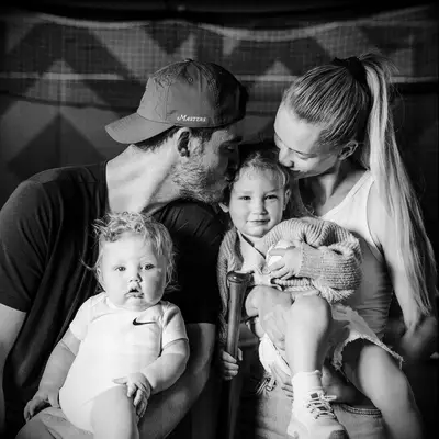 Cody Bellinger, Chase Carter and their two children