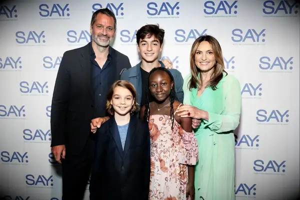 Mariska Hargitay and Peter Hermann with children