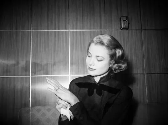 Grace Kelly engagement ring, most expensive celebrity rings. 