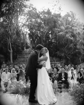 Innerhalb der Hochzeit des Maya -Ziels von Riviera von Alex Cooper und Matt Kaplan