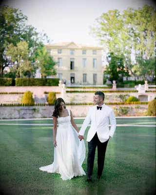 Jesse Palmer and wife Emely Fardo wedding photo