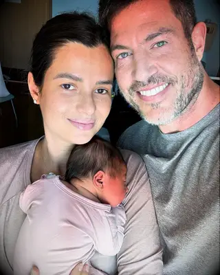 Jesse Palmer and his wife Emely with their daughter 