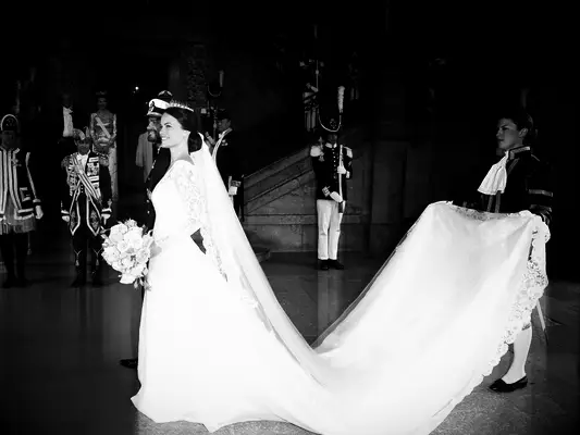 De 5 smukkeste fotos af Sofia Hellqvists brudekjole af Sofia Hellqvist