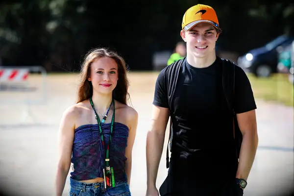 F1 driver Oscar Piastri and girlfriend Lily Zneimer