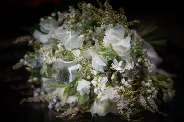 meghan markle bouquet