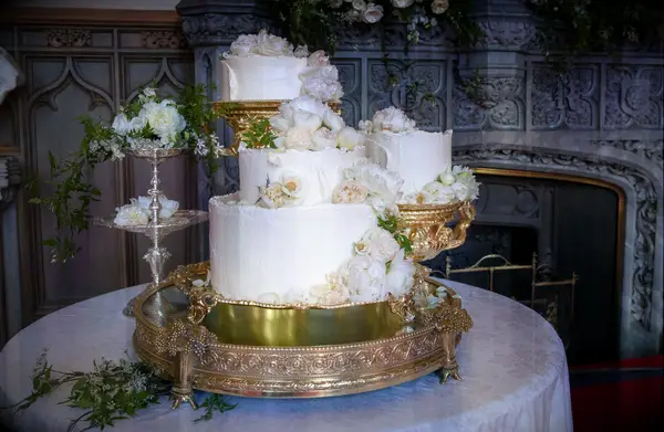 cake meghan markle prince harry