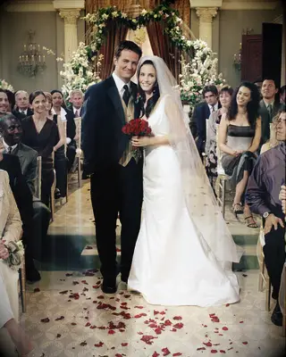 Monica and Chandler from Friends on wedding day