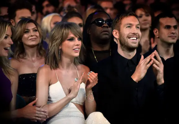 Taylor Swift and calvin harris at awards show