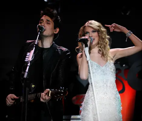John Mayer and Taylor Swift singing together