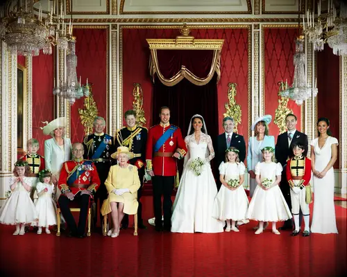 Royal family portrait on William and Kate
