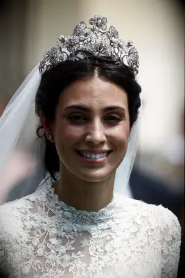 Royal bride wears the Hanoverian Floral tiara. 