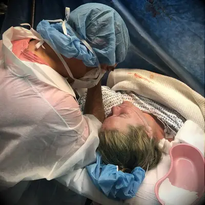 Hvad du skal vide om Amy Schumers mand Chris Fischer og hendes kærlighedshistorie