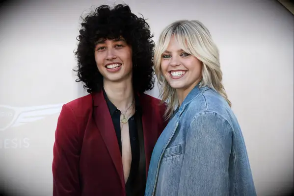 Renée Rapp and Towa Bird