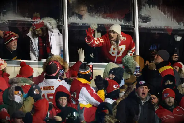 Taylor Swift at Chiefs AFC Wild Card game 