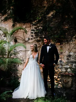 Bachelor Arie Luyendyk Jr. and Lauren Burnham wedding portrait