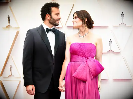 Idina Menzel and her husband Aaron Lohr on the red carpet