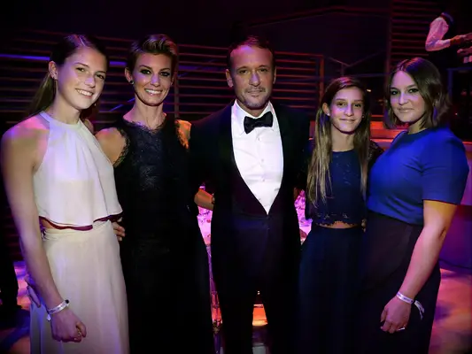 Faith Hill and Tim McGraw with their daughters