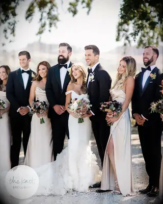 JoJo Fletcher and Jordan Rodgers with bridesmaids and groomsmen