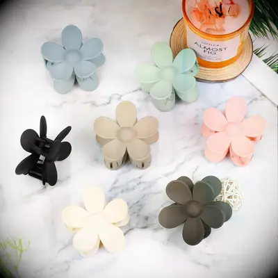Flower hair clips