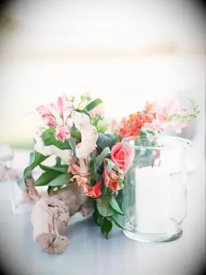 A lovely driftwood floral centerpiece.