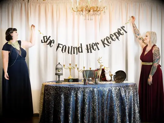 Brown banner in HP font